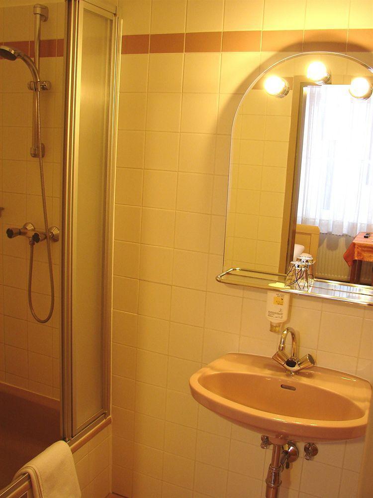 Lehrerhaus 2* Vienne