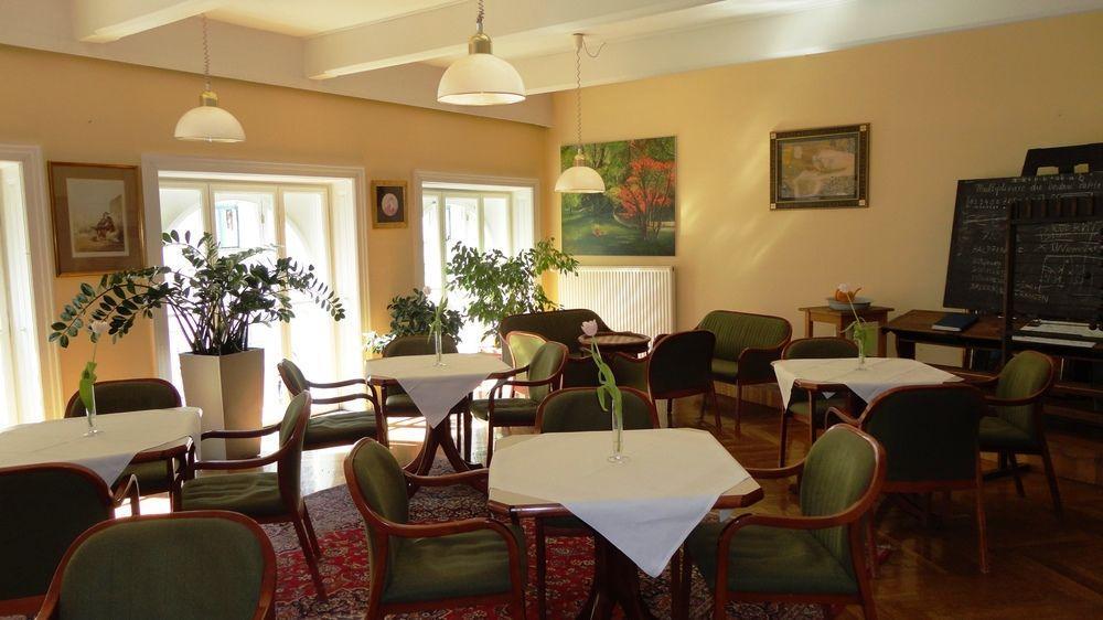Lehrerhaus 2* Vienne