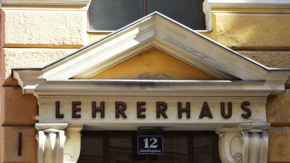 Lehrerhaus 2* Vienne