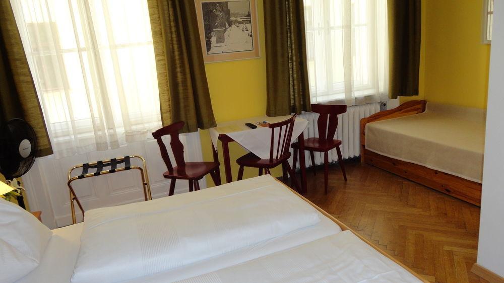 Lehrerhaus 2* Vienne