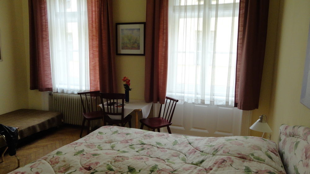 Lehrerhaus Vienne